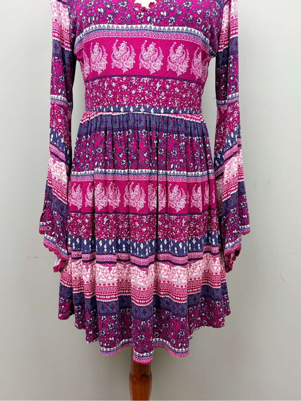 Bongo Boho Babydoll Dress Womens M Pink Paisley Bell Sleeve Keyhole Back - Picture 3 of 10